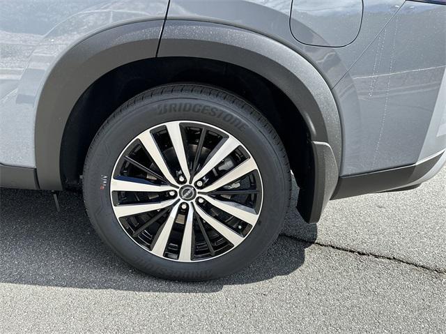new 2025 Nissan Pathfinder car, priced at $47,383