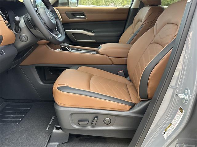 new 2025 Nissan Pathfinder car, priced at $47,383