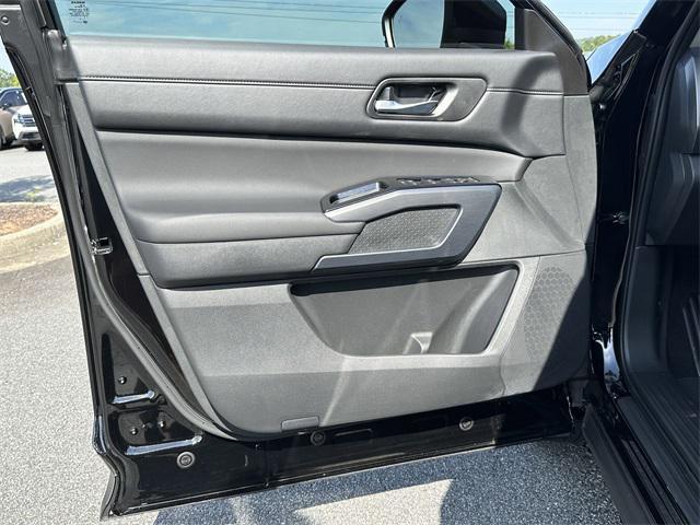 new 2025 Nissan Pathfinder car, priced at $36,294