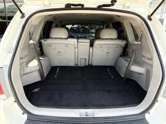 used 2013 Toyota Highlander car, priced at $9,889