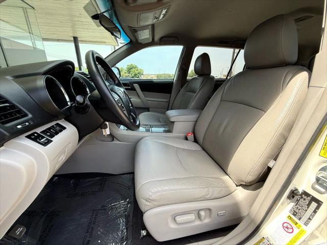 used 2013 Toyota Highlander car, priced at $9,889