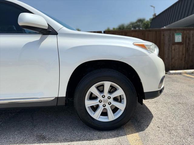 used 2013 Toyota Highlander car, priced at $9,889