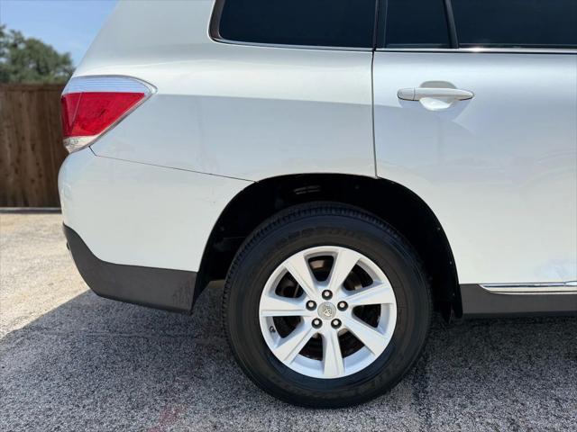used 2013 Toyota Highlander car, priced at $9,889