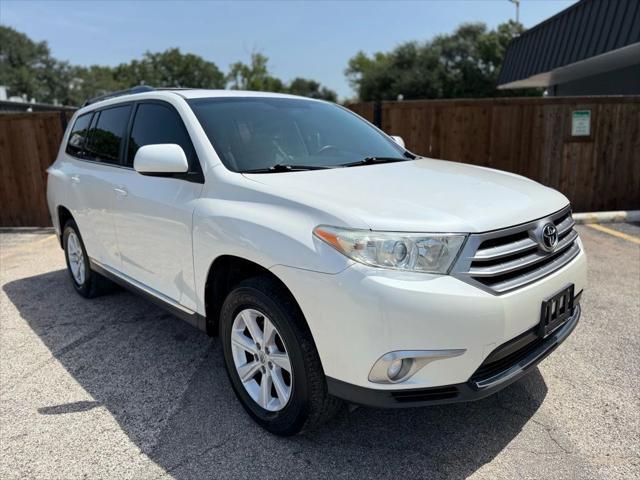 used 2013 Toyota Highlander car, priced at $9,889