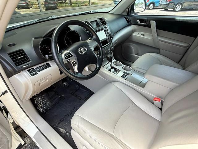 used 2013 Toyota Highlander car, priced at $9,889