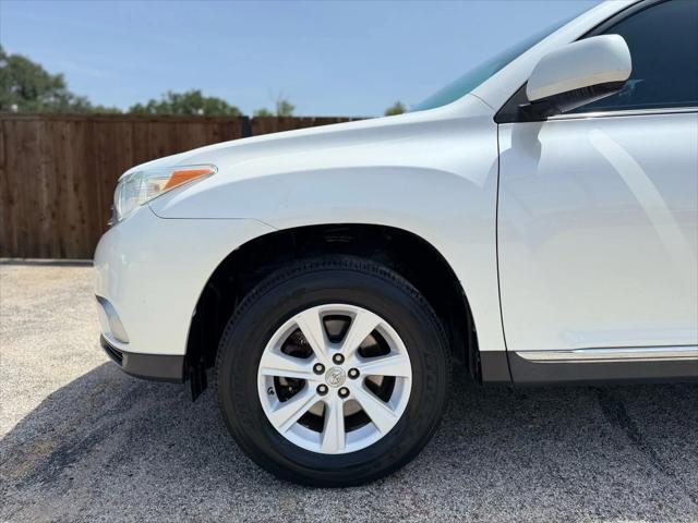 used 2013 Toyota Highlander car, priced at $9,889
