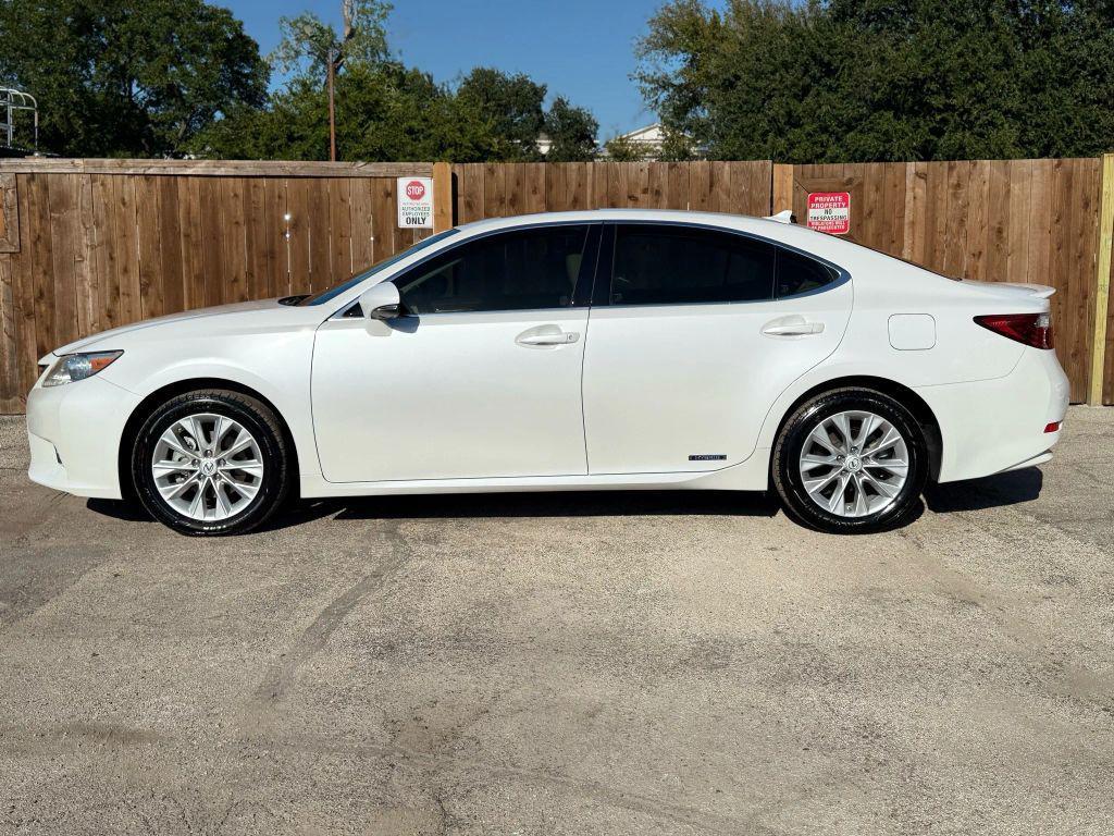 used 2014 Lexus ES 300h car, priced at $13,888
