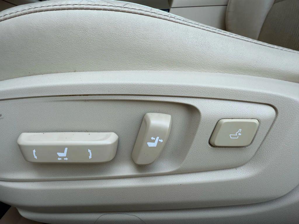 used 2014 Lexus ES 300h car, priced at $13,888