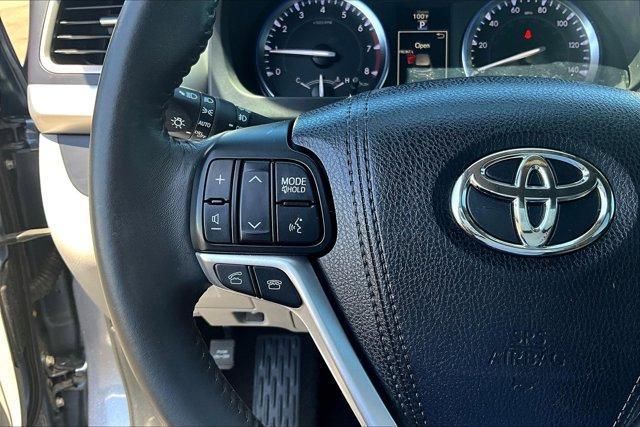 used 2015 Toyota Highlander car, priced at $19,883