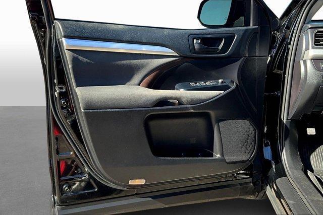 used 2019 Toyota Highlander car, priced at $19,769