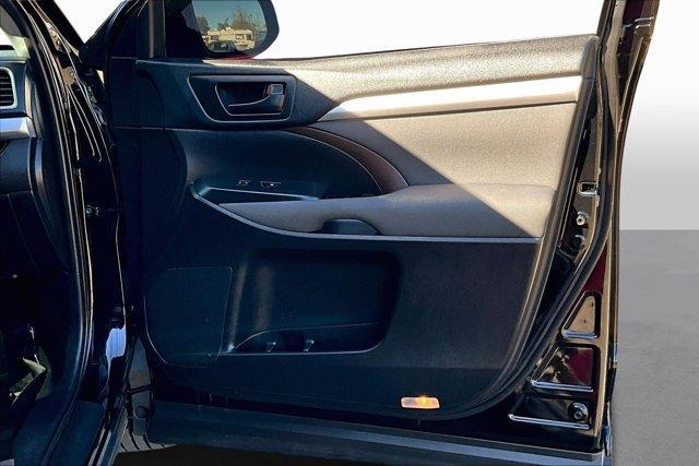 used 2019 Toyota Highlander car, priced at $19,769
