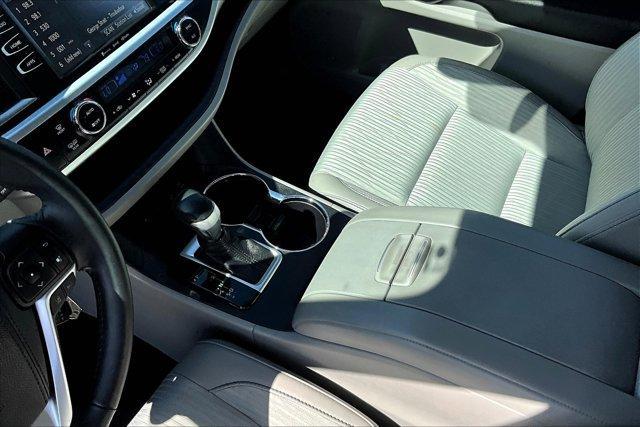 used 2018 Toyota Highlander car, priced at $18,670