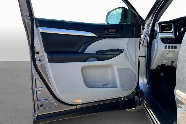 used 2018 Toyota Highlander car, priced at $18,670