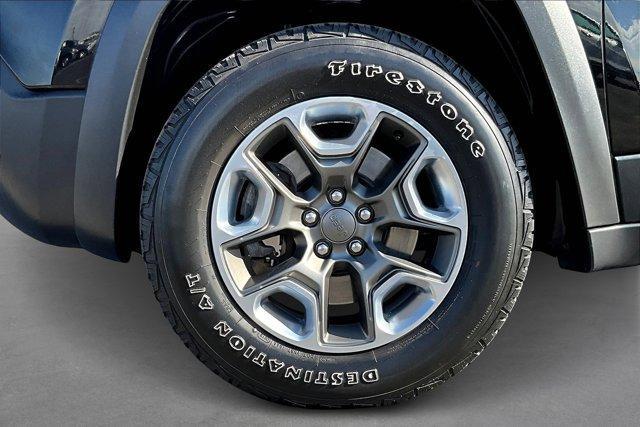 used 2019 Jeep Cherokee car, priced at $17,286