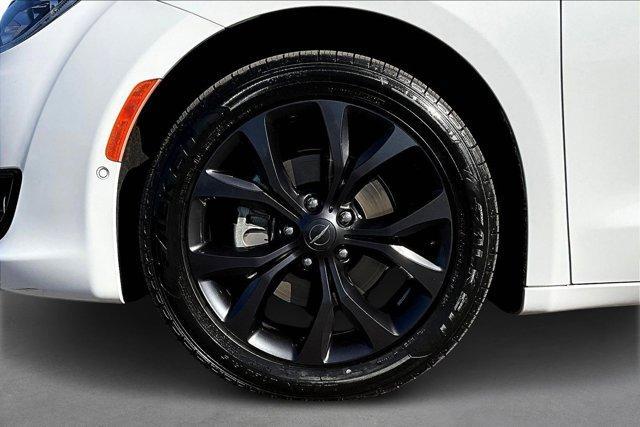 used 2020 Chrysler Pacifica car, priced at $18,837