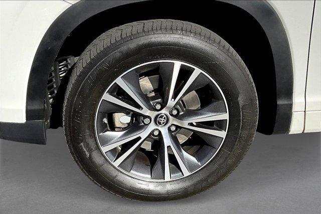 used 2017 Toyota Highlander car, priced at $19,392