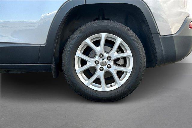 used 2018 Jeep Cherokee car, priced at $13,933