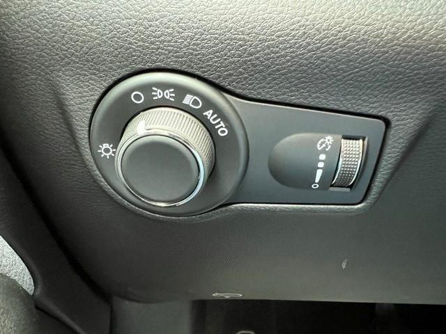 new 2025 Jeep Compass car, priced at $25,990