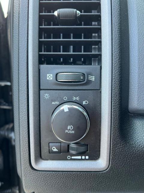 used 2019 Ram 1500 Classic car, priced at $21,900