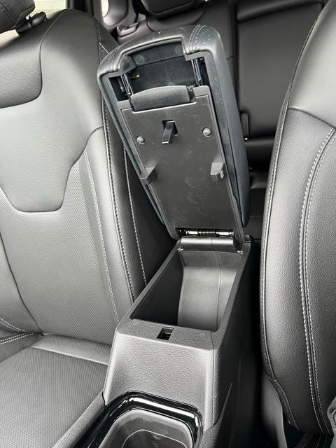 new 2025 Jeep Compass car, priced at $31,518