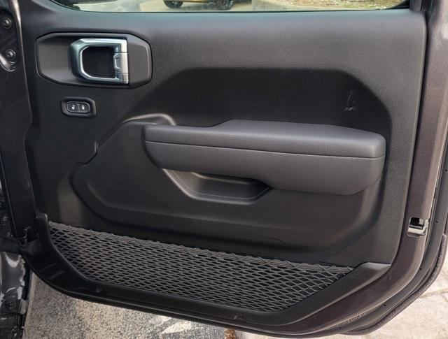new 2025 Jeep Wrangler car, priced at $37,362
