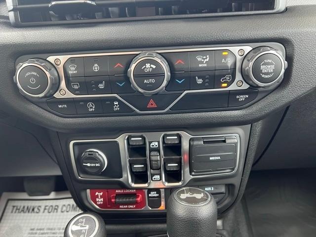 new 2025 Jeep Wrangler car, priced at $52,175
