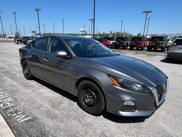 used 2022 Nissan Altima car, priced at $15,500