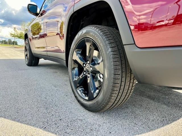 new 2025 Jeep Grand Cherokee L car, priced at $52,277