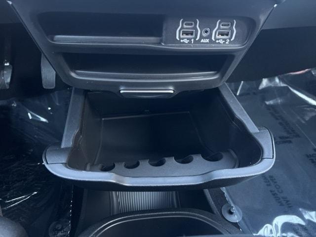 new 2025 Chrysler Pacifica car, priced at $42,622