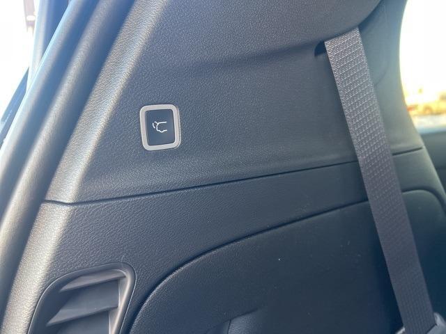 new 2025 Chrysler Pacifica car, priced at $42,622