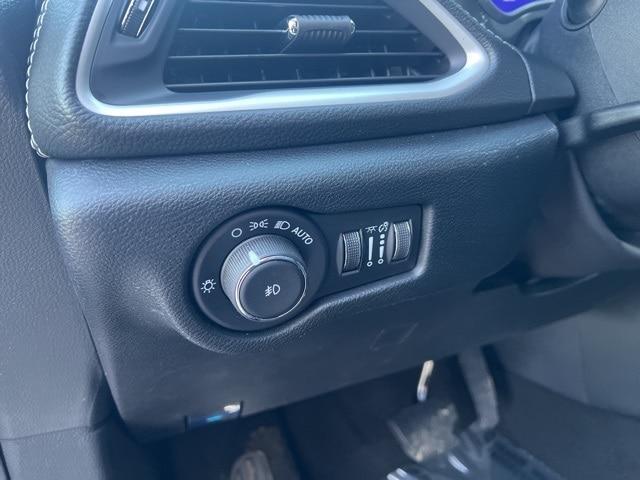 new 2025 Chrysler Pacifica car, priced at $42,622