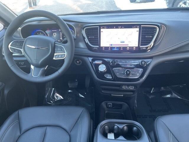 new 2025 Chrysler Pacifica car, priced at $42,622
