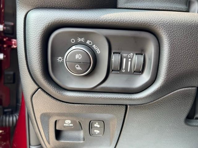 new 2025 Ram 1500 car, priced at $44,337