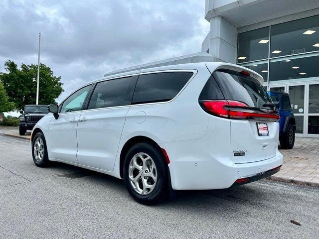 new 2024 Chrysler Pacifica car, priced at $47,611