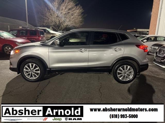 used 2020 Nissan Rogue Sport car, priced at $14,000