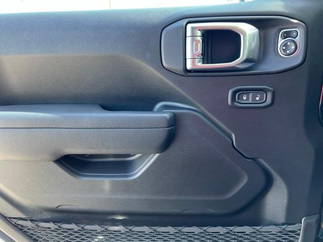 new 2025 Jeep Wrangler car, priced at $46,072