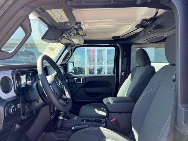 new 2025 Jeep Wrangler car, priced at $46,072