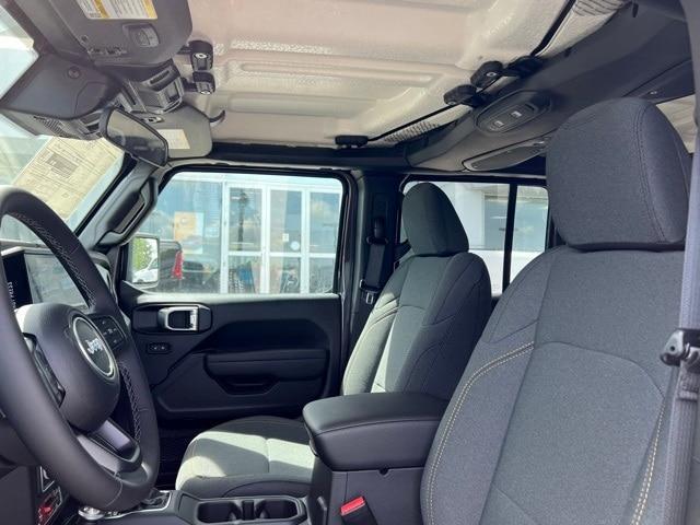 new 2025 Jeep Wrangler car, priced at $53,665