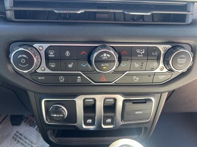 new 2025 Jeep Wrangler car, priced at $39,772