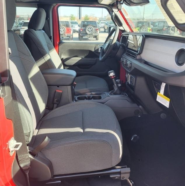 new 2025 Jeep Wrangler car, priced at $37,362