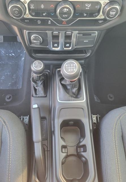 new 2025 Jeep Wrangler car, priced at $37,362