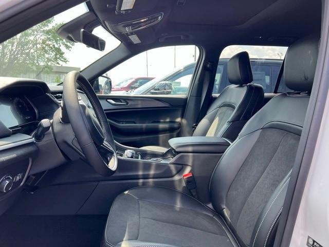 new 2025 Jeep Grand Cherokee car, priced at $39,260