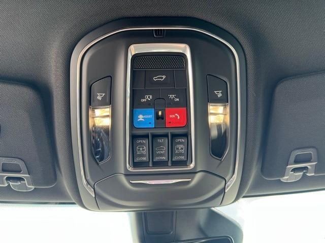 new 2025 Jeep Grand Cherokee car, priced at $56,145