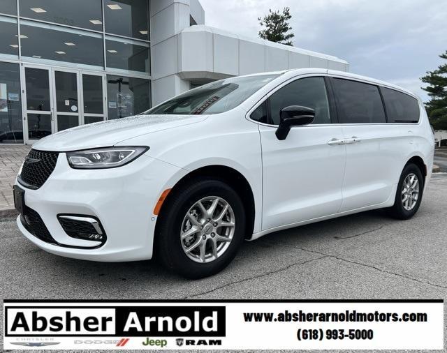 new 2025 Chrysler Pacifica car, priced at $40,232