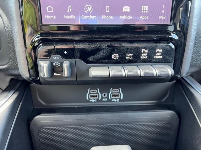 new 2025 Ram 2500 car, priced at $71,175
