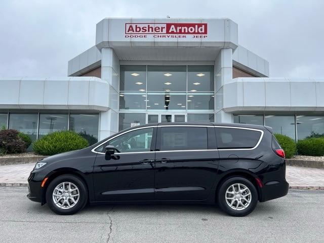 new 2025 Chrysler Pacifica car, priced at $42,427