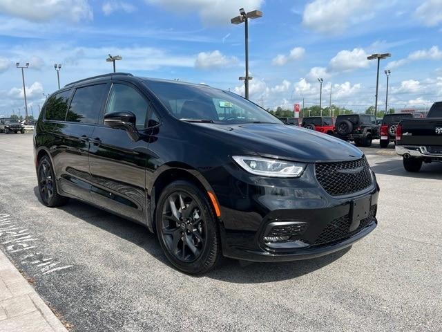 new 2025 Chrysler Pacifica car, priced at $46,911