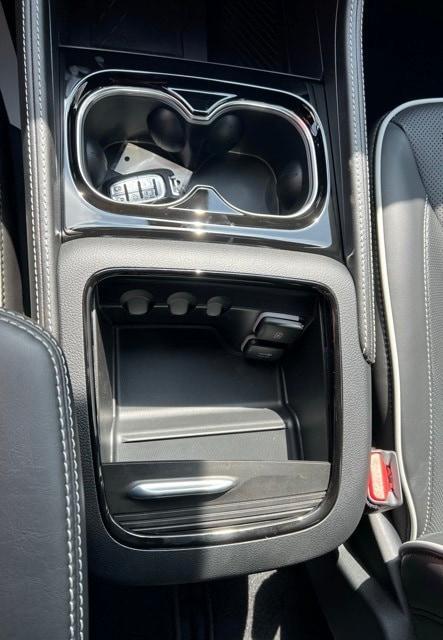 new 2025 Chrysler Pacifica car, priced at $46,911