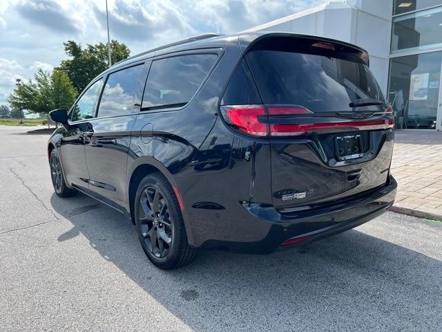 new 2025 Chrysler Pacifica car, priced at $46,911