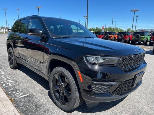 new 2025 Jeep Grand Cherokee car, priced at $40,655